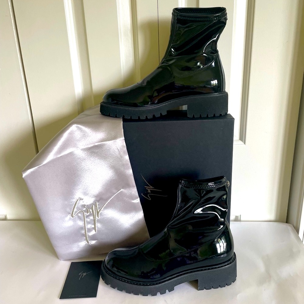 Giuseppe Zanotti Black Patent Leather Stretchy Booties 6/36 Mint
